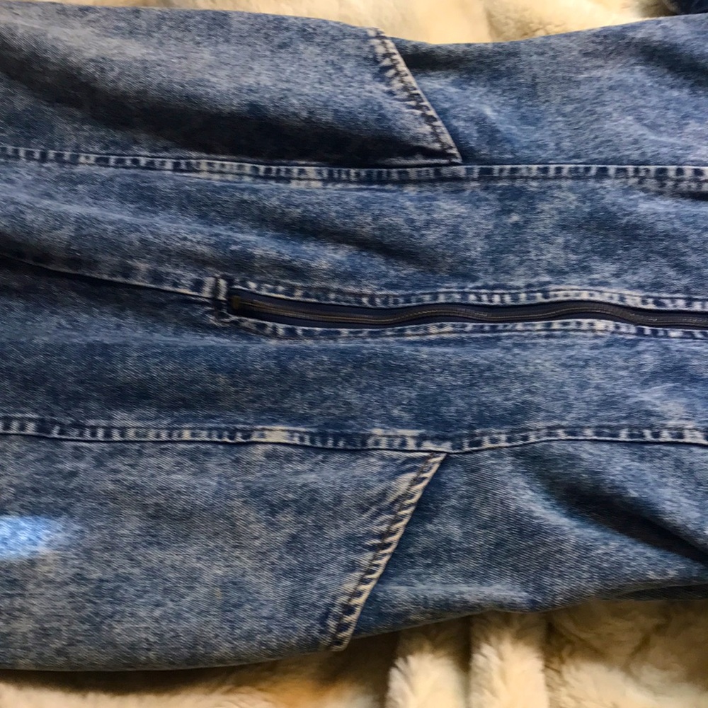 Dallas Stone-Washed Denim Jumpsuit: OOAK 80s Glamour Revived in Style - Picture 6 of 8